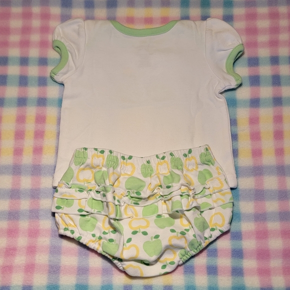 BABYWORKS 🍏 Sweet 2pc Green Yellow White "APPLE OF MY EYE" Ruffled Outfit 0-3M - Picture 11 of 16